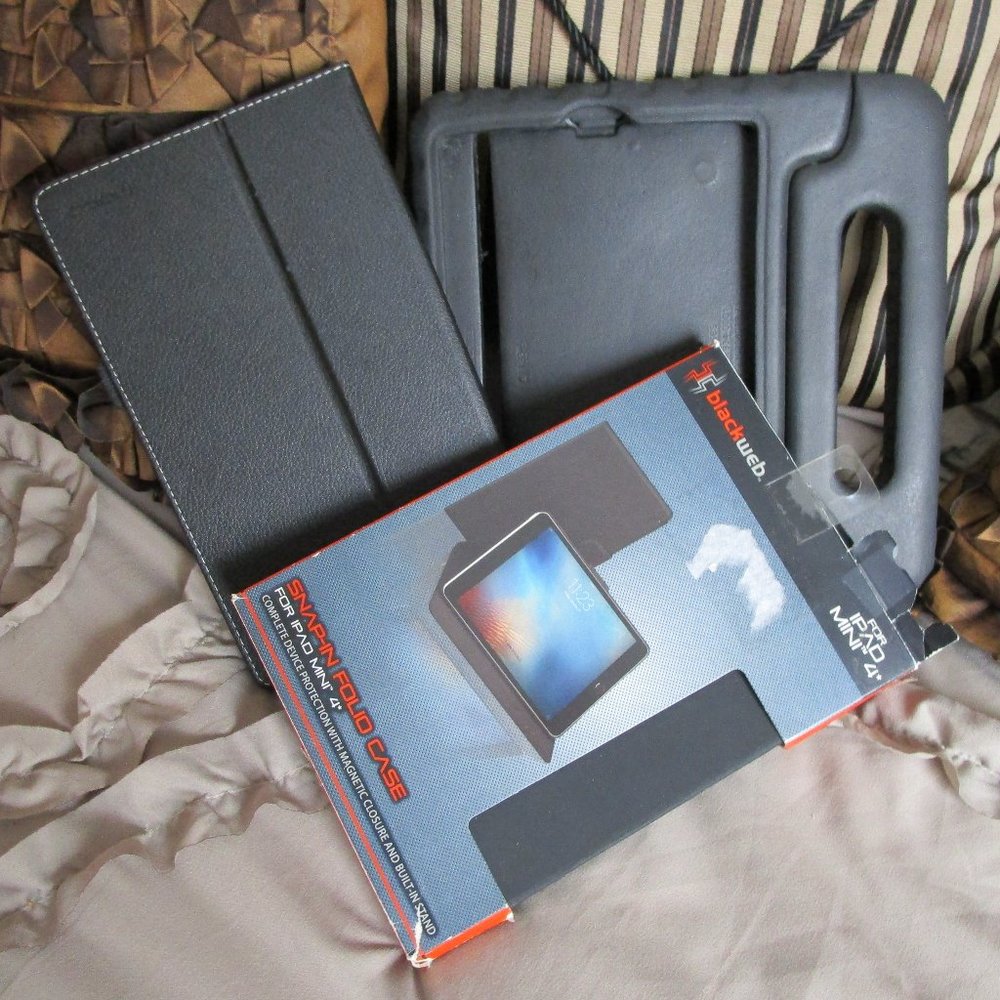 lot of three tablet cases